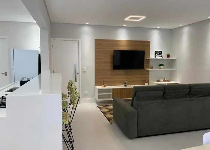 Enseada Lindíssimo Apto - 6 pessoas - 300mt da praia Apartamento Guarujá